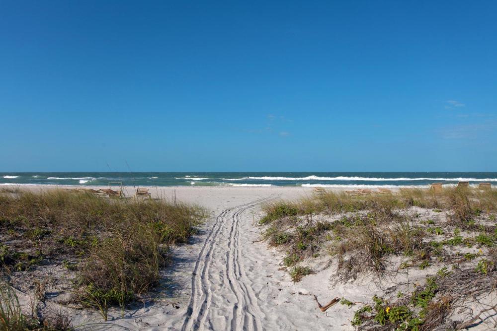 White Sand Getaways- 1255 Tarpon Center